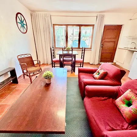 3 Min Walk To *